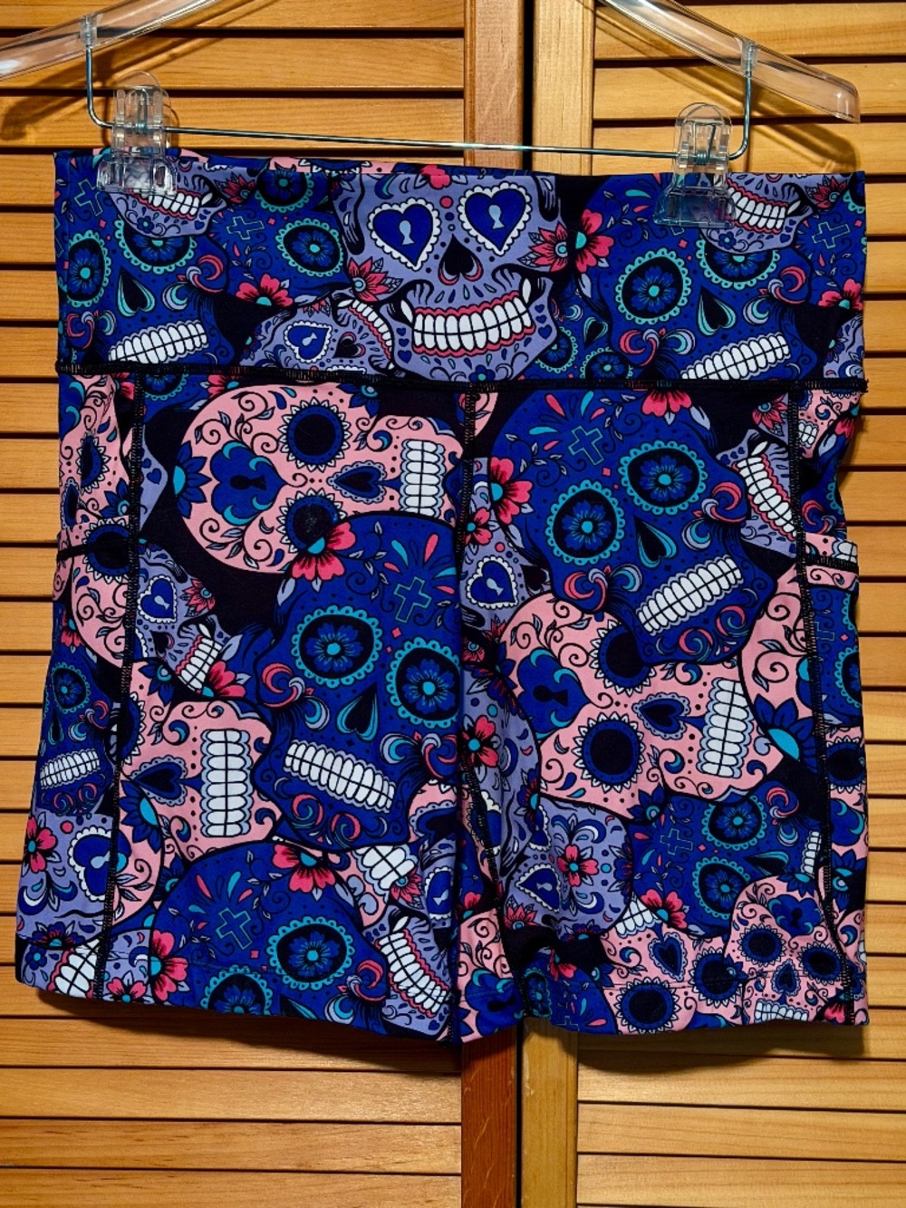 Women’s CVG Workout Shorts Size L. Like New Condition 5 inch inseam